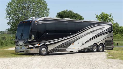 best luxury rv motorcoach manufacturers.